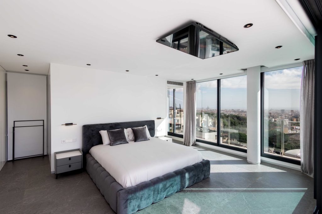 Apartamento moderno con vistas panorámicas en la ciudad para bodas atípicas y eventos especiales.