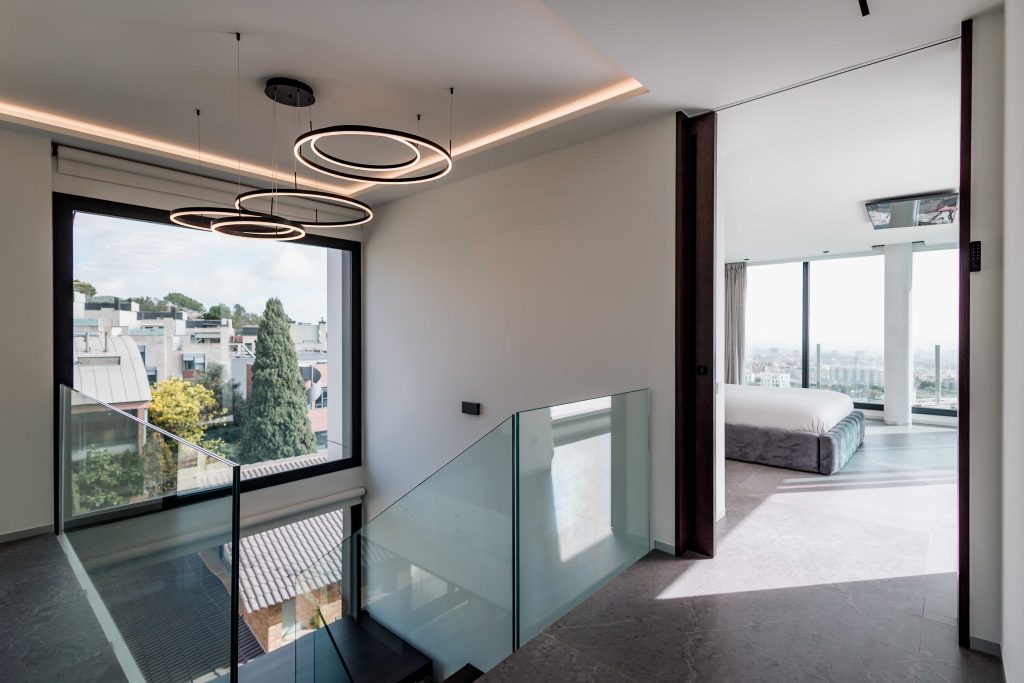 Apartamento moderno con vistas panorámicas en la ciudad.