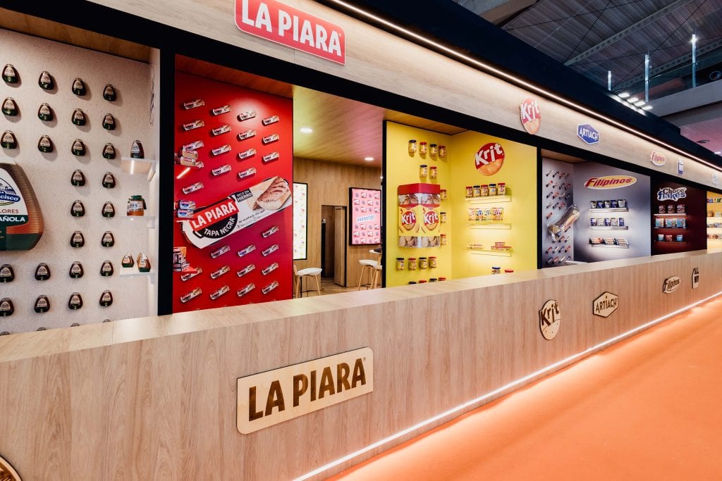 stand en feria ISE Barcelona diseñado por Somos Congress